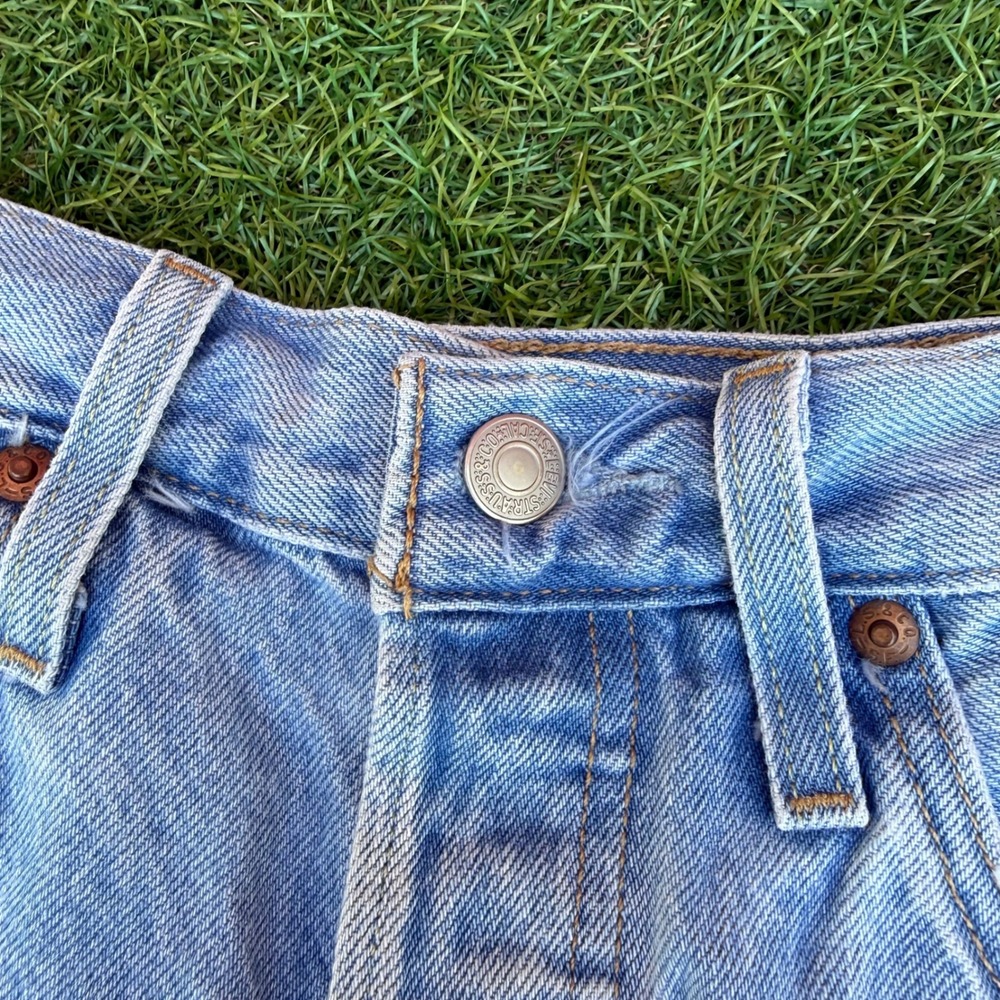 Levis Premium 501 Original Shorts Womens 25 Light Wash Distressed Denim Western - Picture 2 of 10